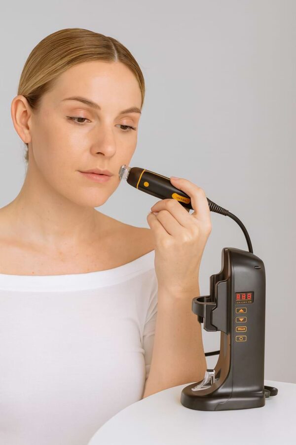 Estetický přístroj pro lifting pleti BeautyRelax Fraxlift Exclusive Thermage Black Gold