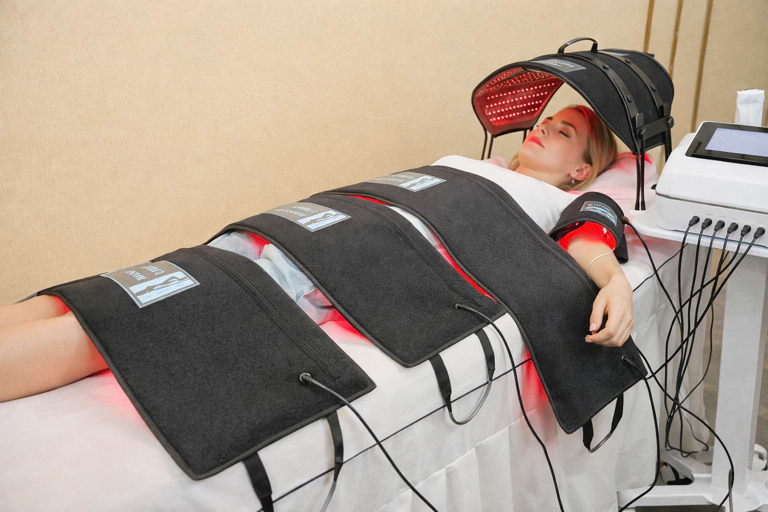 Estetický přístroj na formování postavy BeautyRelax 5D Maxlipo Light System